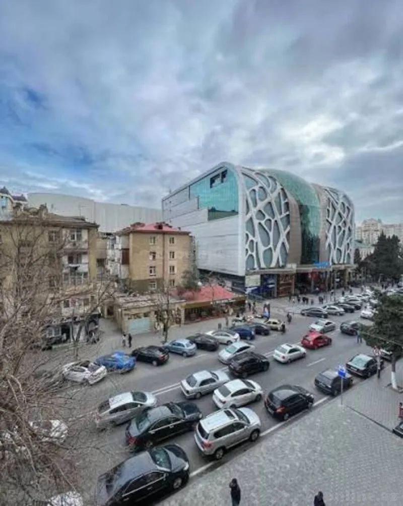 3 otaqlı Mənzil 90 m² Nəriman Nərimanov m. Kirayə verilir