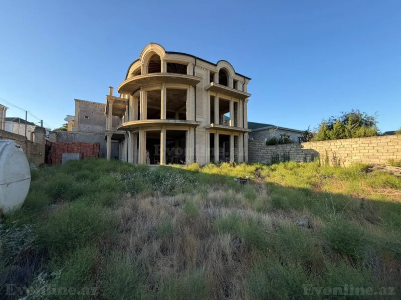 7 otaqlı Həyət evi 400 m² Badamdar Satılır