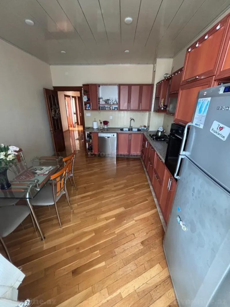 Kirayə verilir 3 otaqlı Mənzil Yeni tikili 130 m² İnşaatçılar m. - şəkil 5