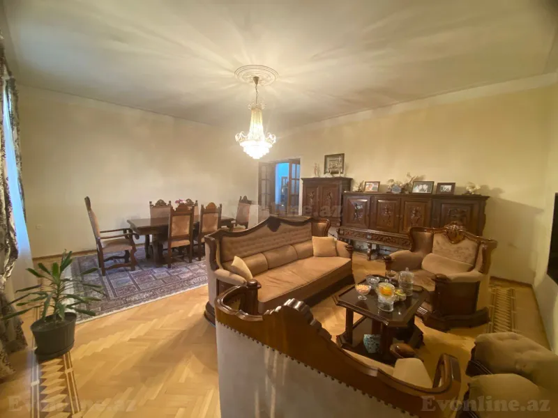 Satılır 4 otaqlı Mənzil Köhnə tikili 100 m² Nəsimi r. - şəkil 2