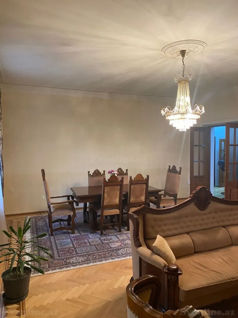 Satılır 4 otaqlı Mənzil Köhnə tikili 100 m² Nəsimi r. - şəkil 3