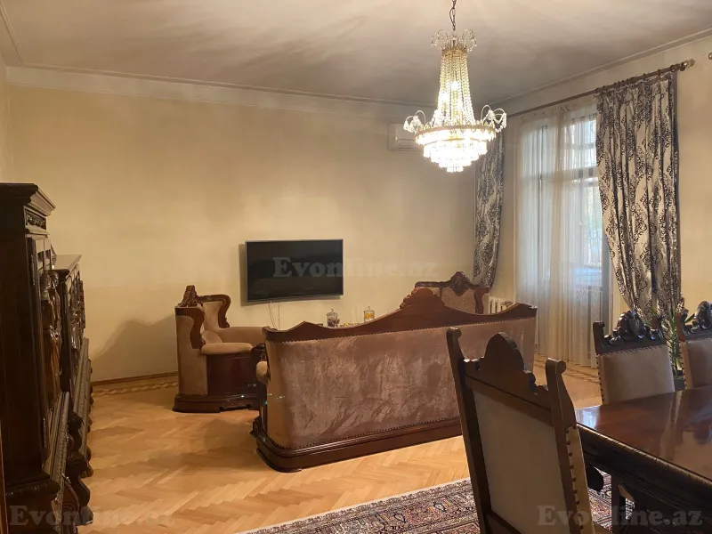 Satılır 4 otaqlı Mənzil Köhnə tikili 100 m² Nəsimi r. - şəkil 4