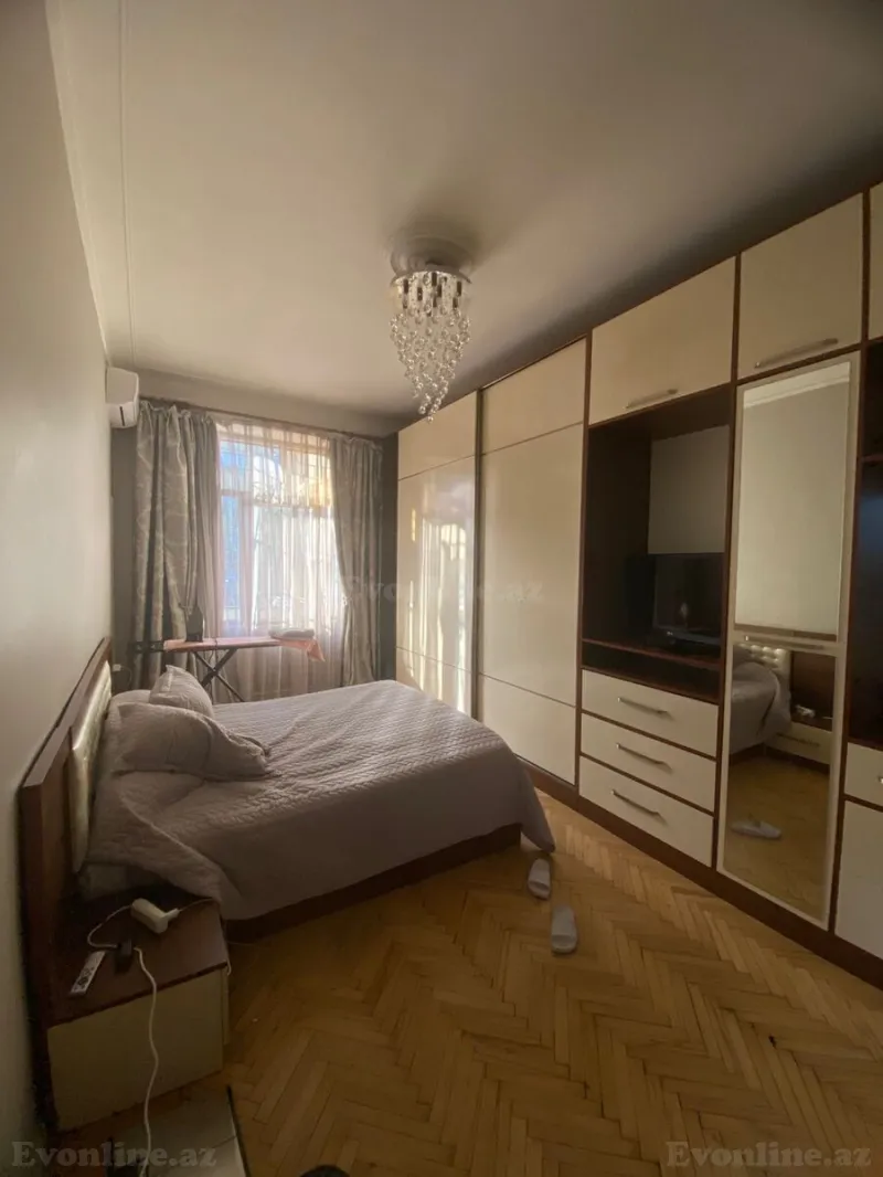 Satılır 4 otaqlı Mənzil Köhnə tikili 100 m² Nəsimi r. - şəkil 5