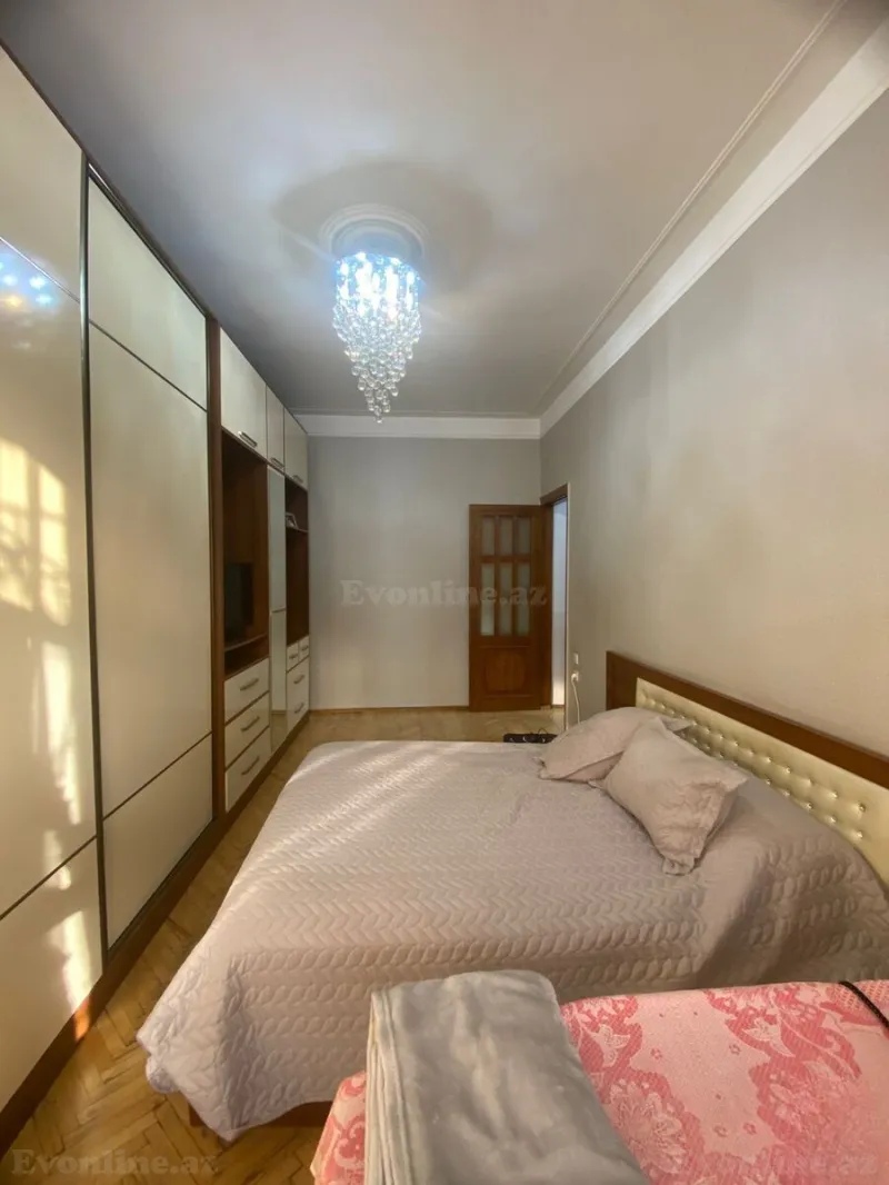 Satılır 4 otaqlı Mənzil Köhnə tikili 100 m² Nəsimi r. - şəkil 6