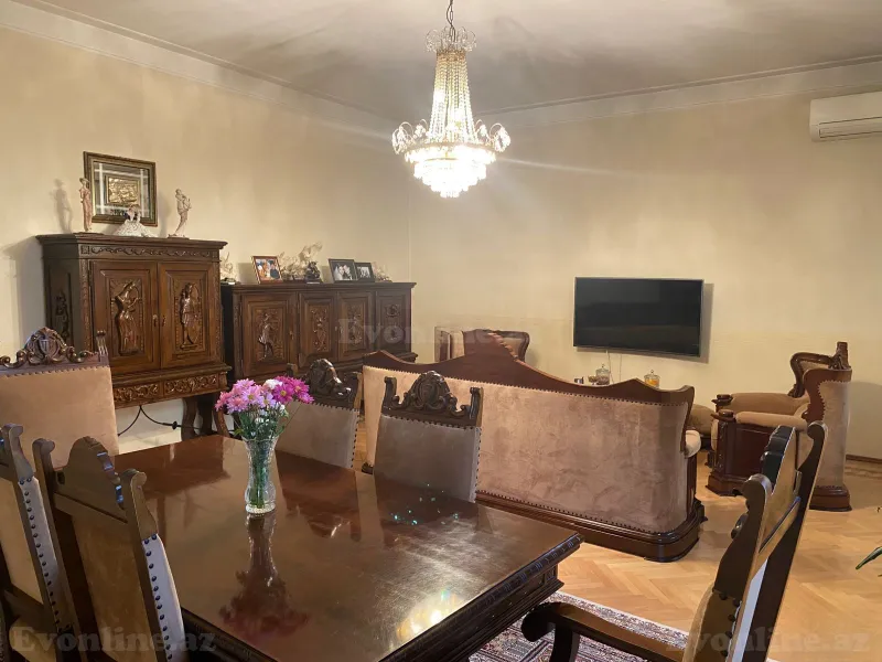 Satılır 4 otaqlı Mənzil Köhnə tikili 100 m² Nəsimi r. - şəkil 8