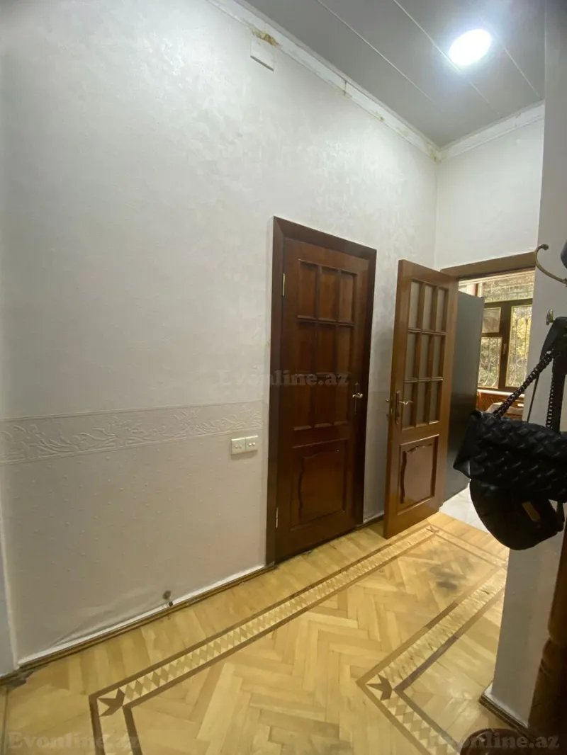 Satılır 4 otaqlı Mənzil Köhnə tikili 100 m² Nəsimi r. - şəkil 13