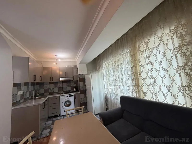 Kirayə verilir 4 otaqlı Mənzil Köhnə tikili 110 m² Səbail r.