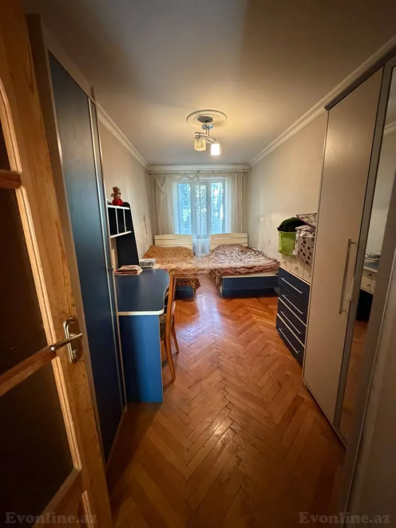 3 otaqlı Mənzil 70 m² Elmlər Akademiyası m. Satılır