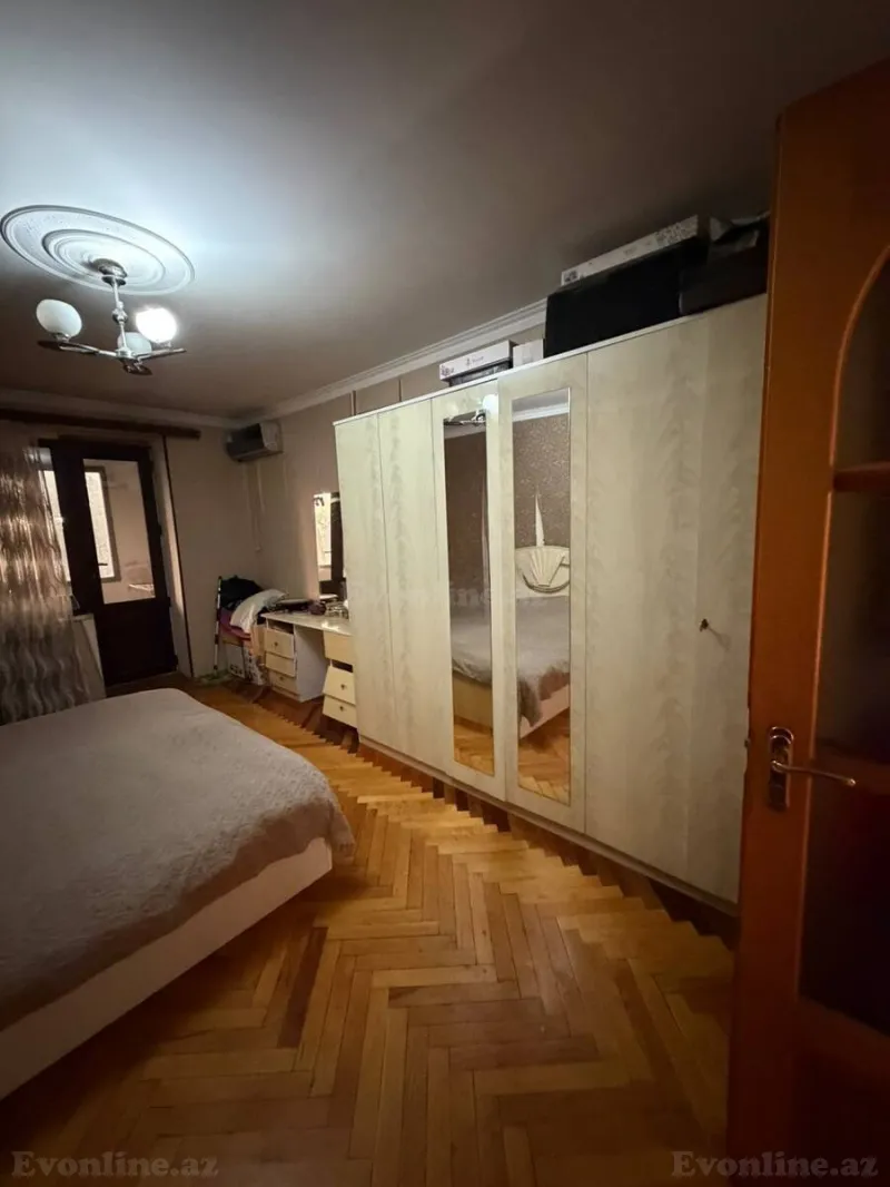 Satılır 3 otaqlı Mənzil Köhnə tikili 70 m² Elmlər Akademiyası m. - şəkil 2