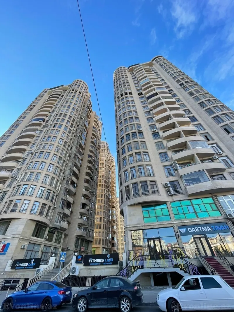 2 otaqlı Mənzil 72 m² Xətai r. Satılır