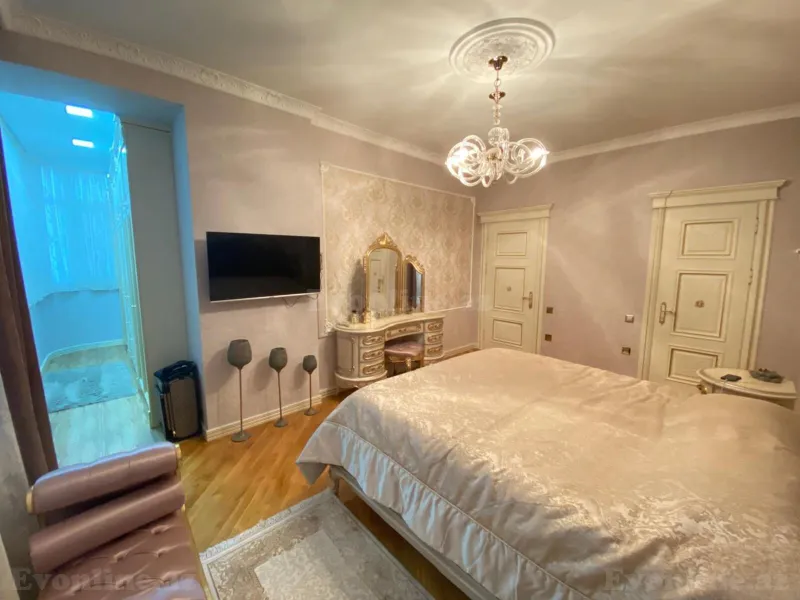 Satılır 4 otaqlı Mənzil Yeni tikili 170 m² Nəsimi r. - şəkil 13