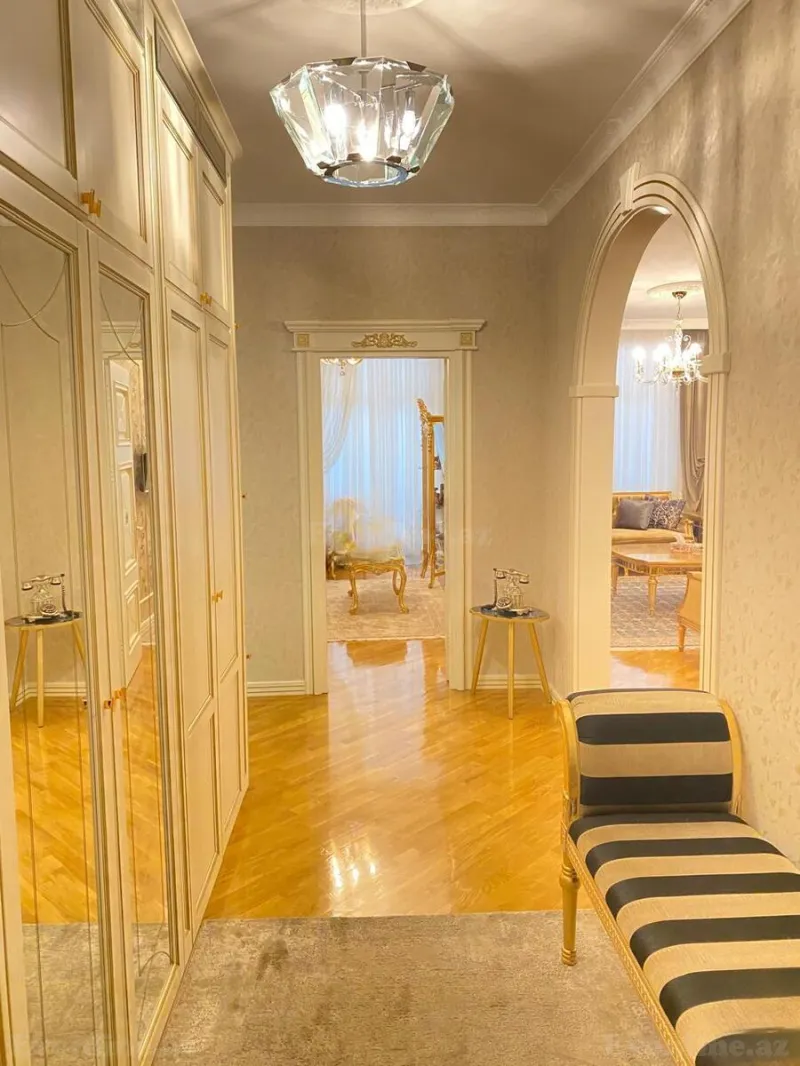 Satılır 4 otaqlı Mənzil Yeni tikili 170 m² Nəsimi r. - şəkil 17
