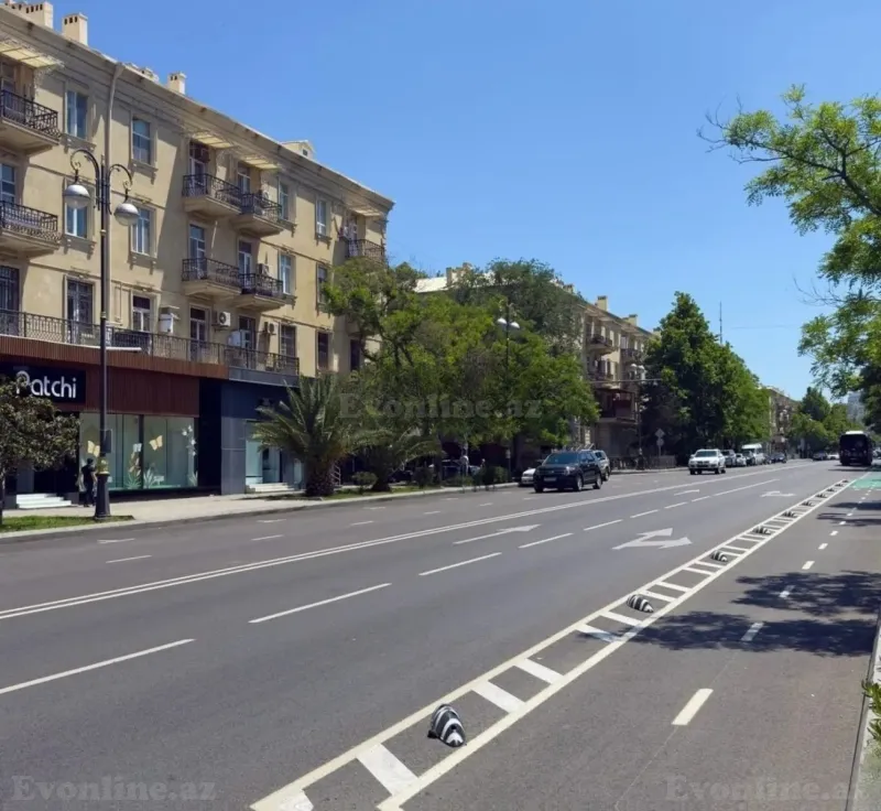 Obyekt 100 m² Elmlər Akademiyası m. Kirayə verilir