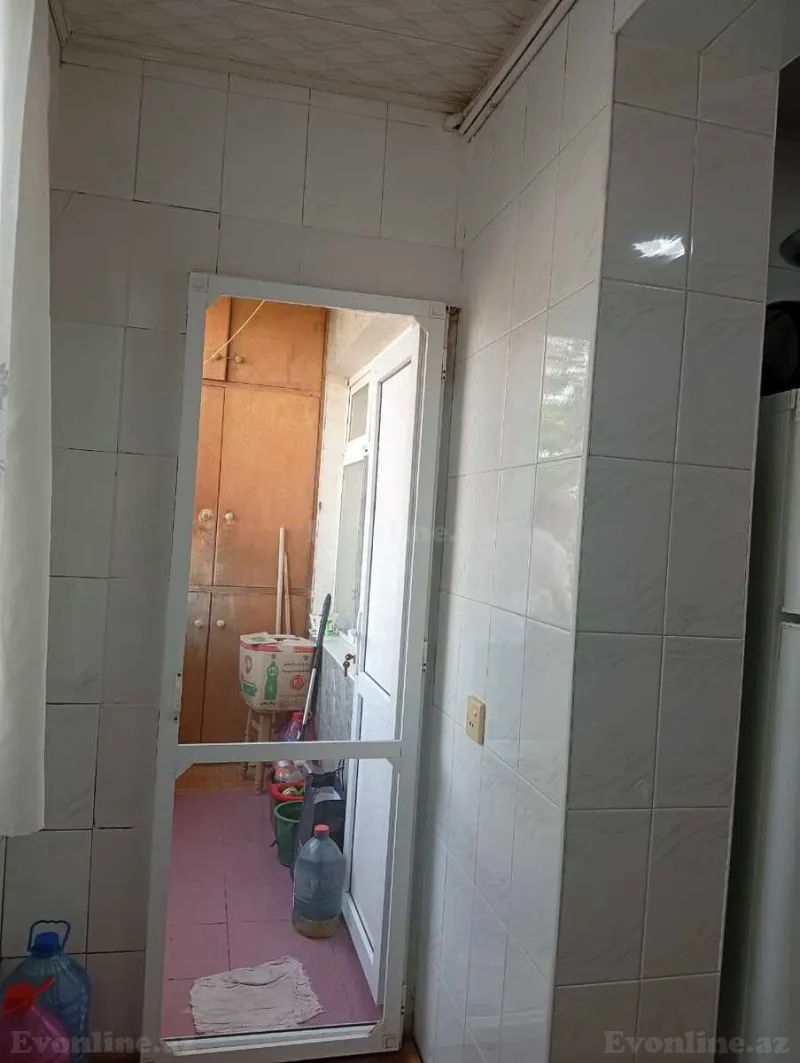 Satılır 3 otaqlı Mənzil Köhnə tikili 64 m² Qara Qarayev m. - şəkil 16