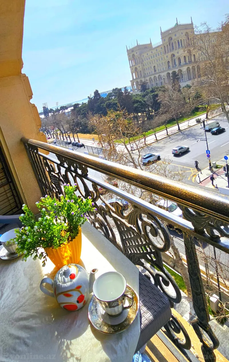 3 otaqlı Mənzil 92 m² 28 May m. Kirayə verilir