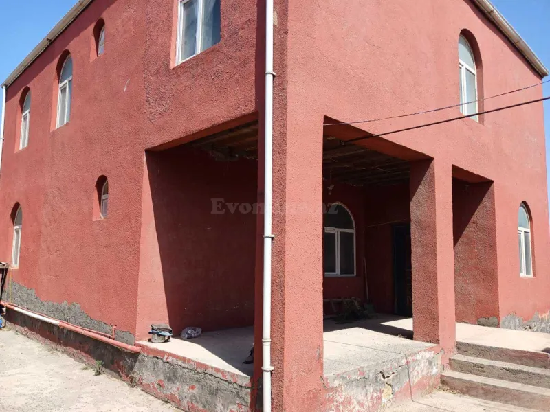 6 otaqlı Həyət evi 240 m² Hövsan Satılır