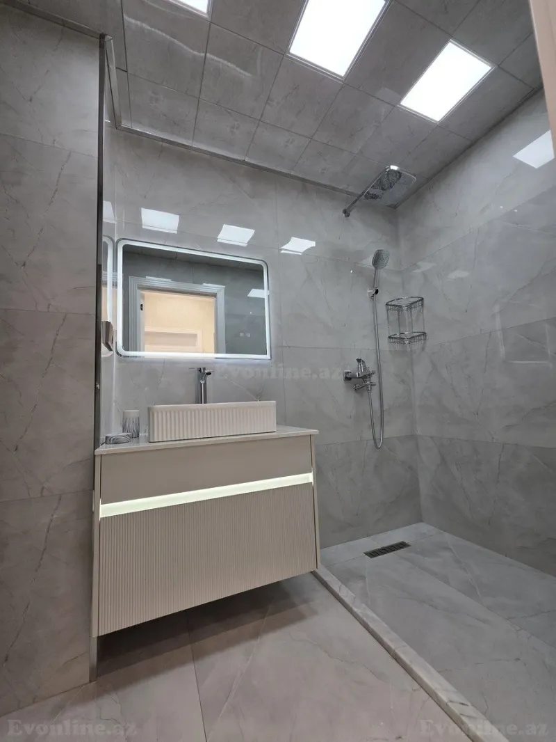 Satılır 2 otaqlı Mənzil Köhnə tikili 65 m² İnşaatçılar m. - şəkil 6