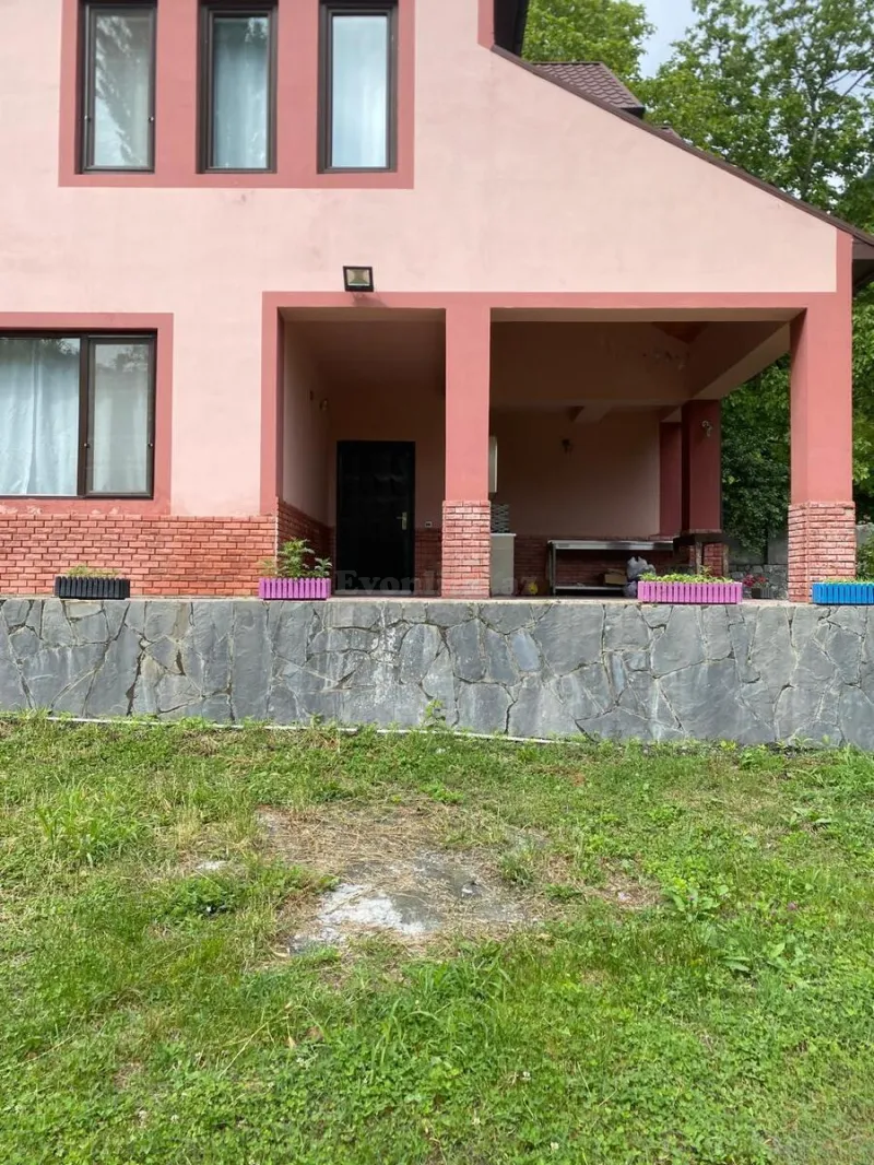 Kirayə verilir 4 otaqlı Həyət evi 150 m² Qax - şəkil 2