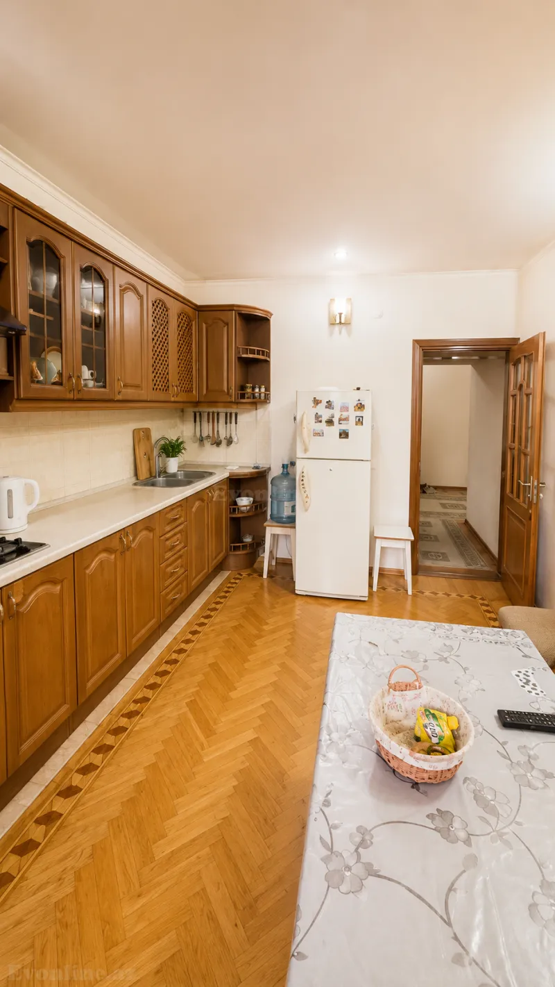 Satılır 3 otaqlı Mənzil Köhnə tikili 135 m² Q.Qarayev pr. - şəkil 9