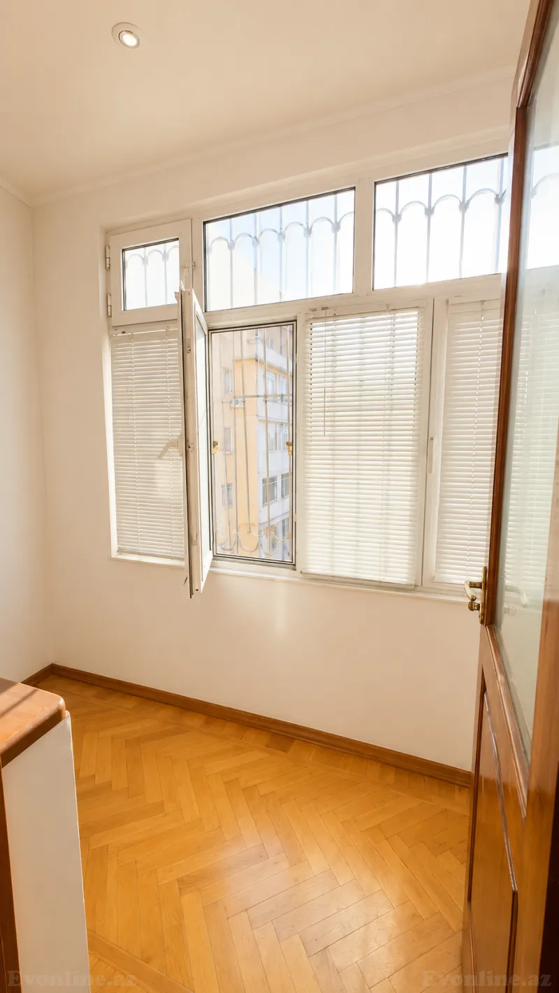 Satılır 3 otaqlı Mənzil Köhnə tikili 135 m² Q.Qarayev pr. - şəkil 18