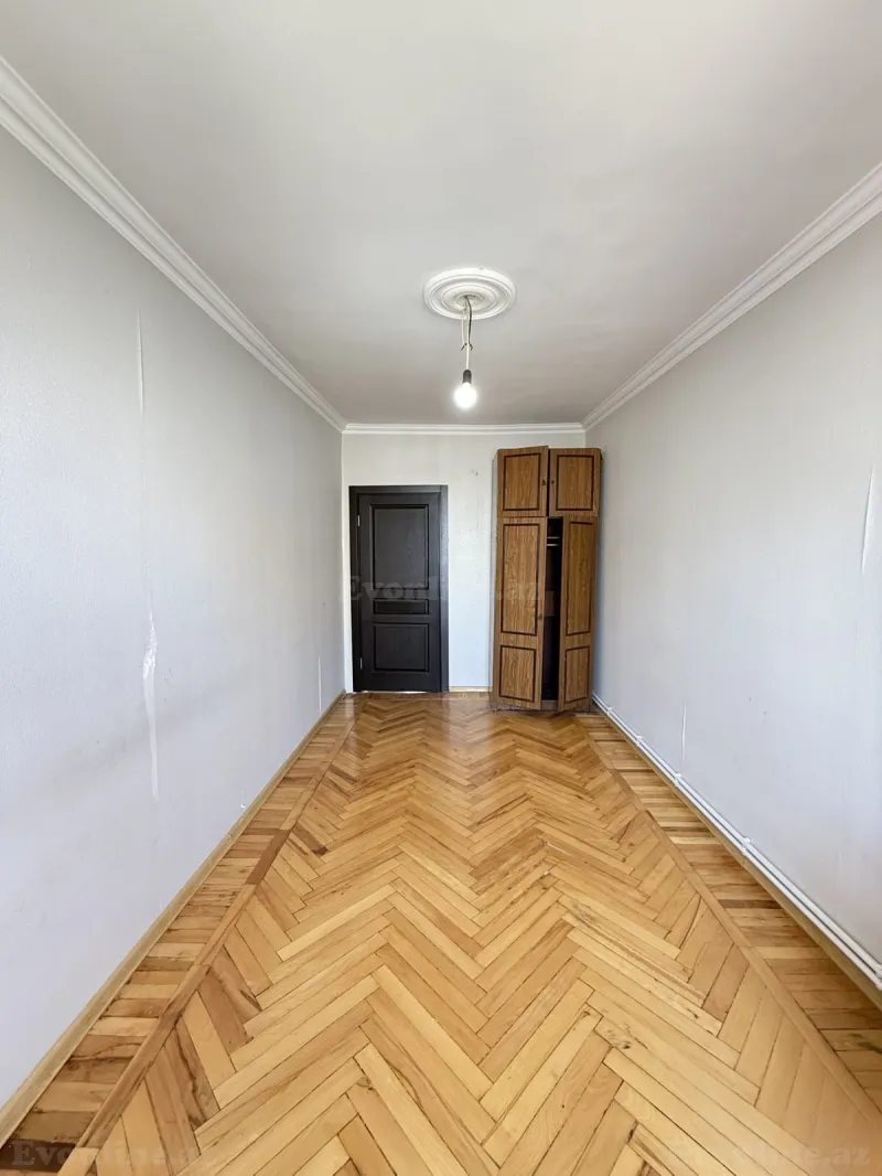 Satılır 3 otaqlı Mənzil Köhnə tikili 75 m² Elmlər Akademiyası m. - şəkil 5