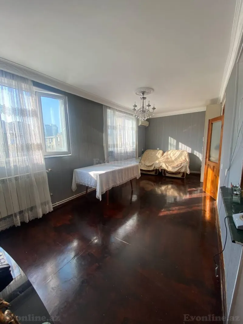 Kirayə verilir 4 otaqlı Mənzil Köhnə tikili 60 m² Nəriman Nərimanov m.