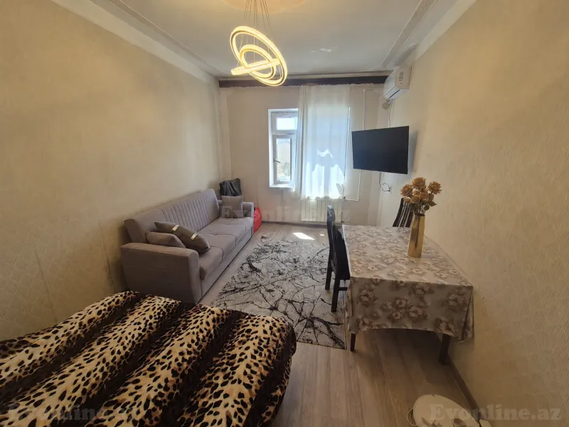 Satılır 1 otaqlı Mənzil Köhnə tikili 40 m² Yeni Günəşli