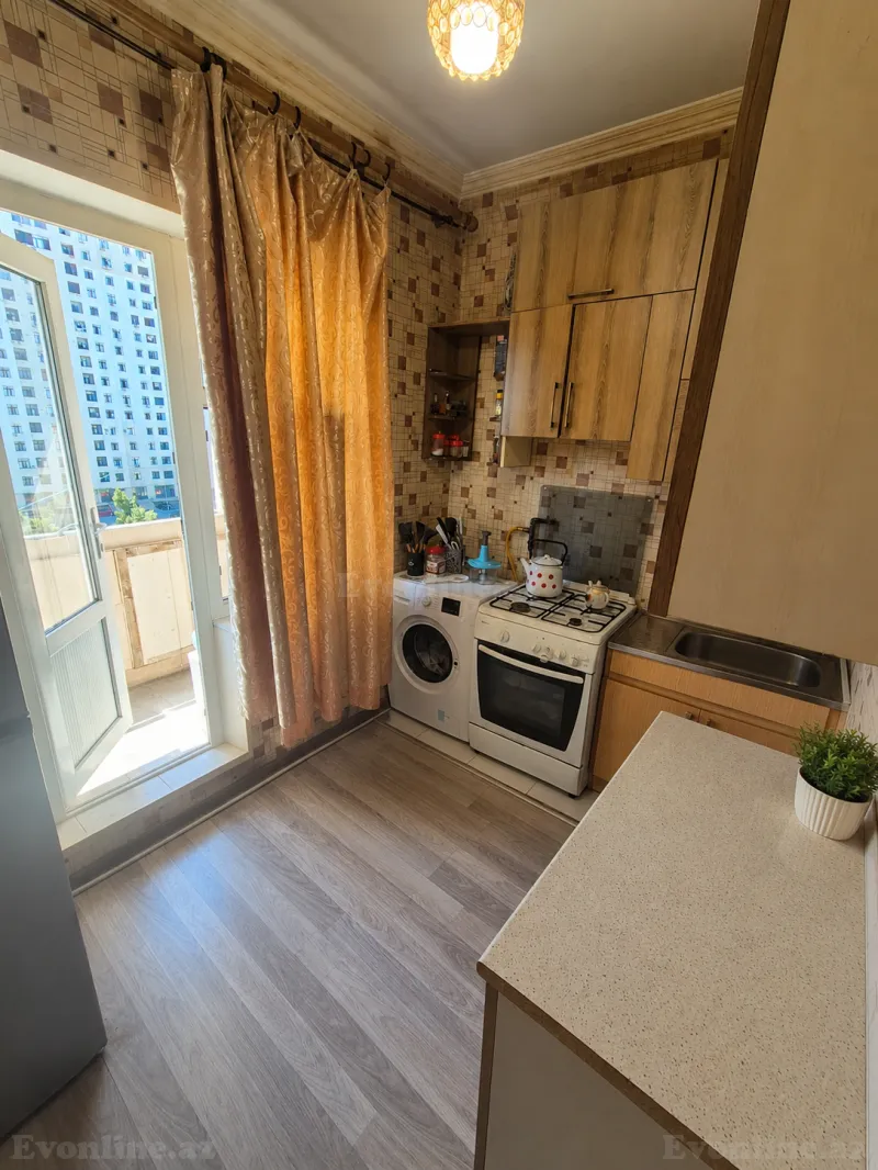 Satılır 1 otaqlı Mənzil Köhnə tikili 40 m² Yeni Günəşli - şəkil 9