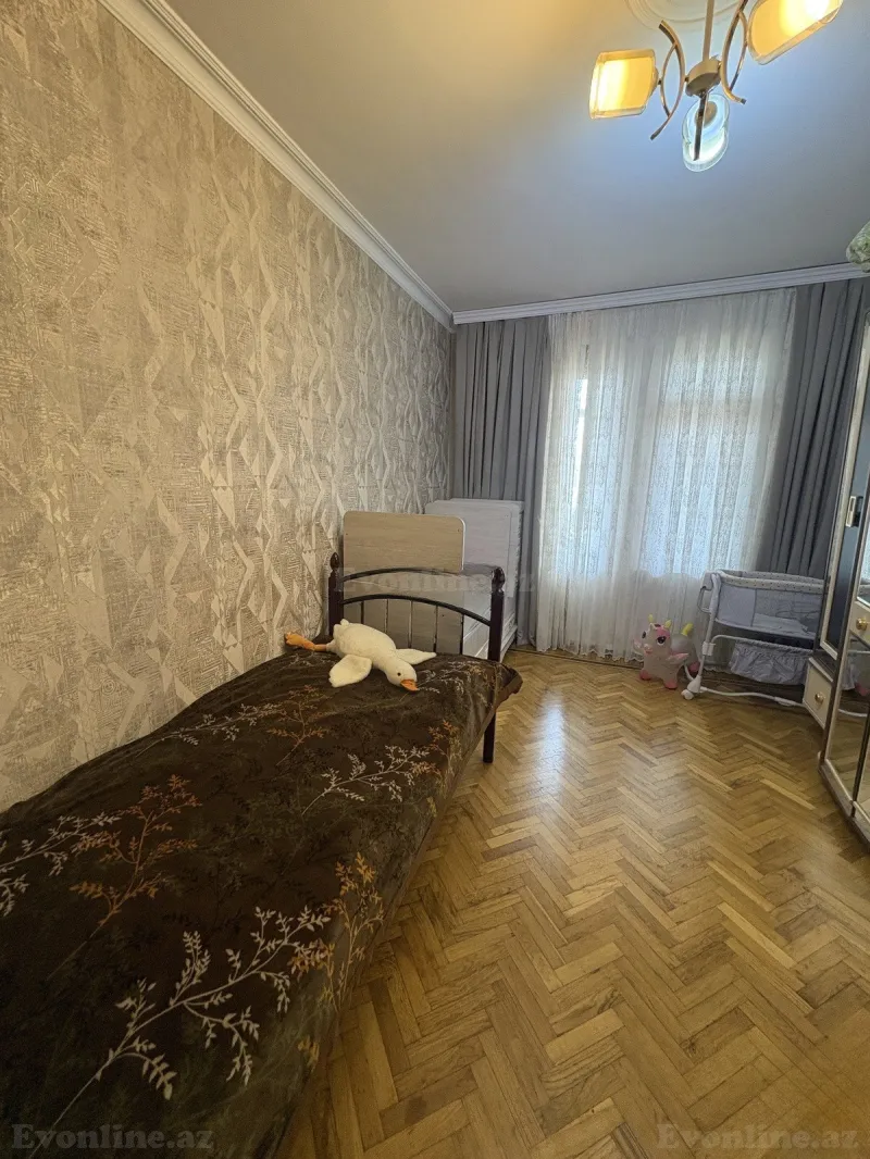 Satılır 3 otaqlı Mənzil Köhnə tikili 75 m² Neftçilər m. - şəkil 5