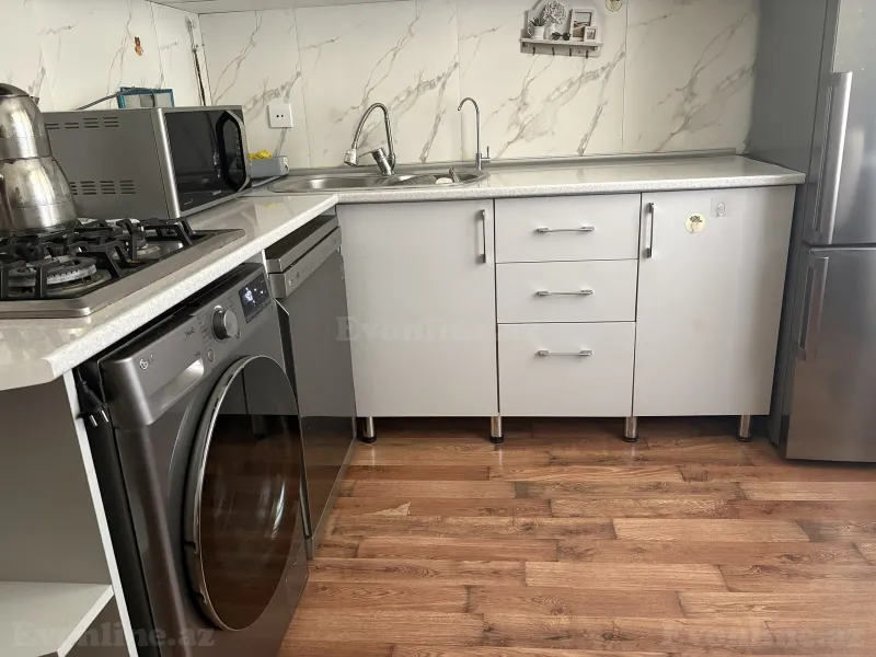 Satılır 3 otaqlı Mənzil Köhnə tikili 75 m² Neftçilər m. - şəkil 6