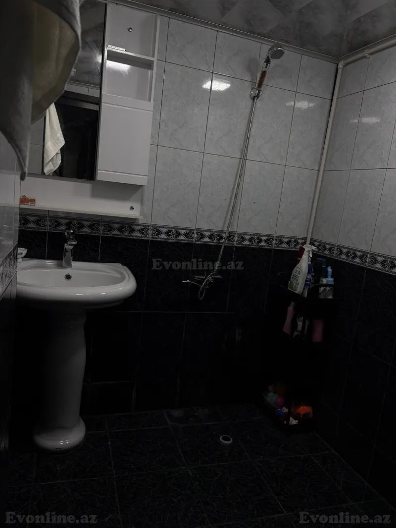 Satılır 3 otaqlı Mənzil Köhnə tikili 75 m² Neftçilər m. - şəkil 10
