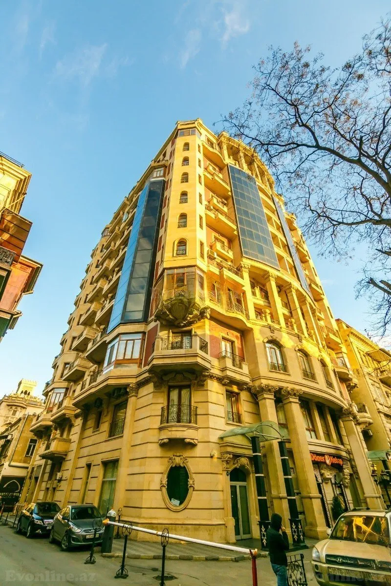 Kirayə verilir 4 otaqlı Mənzil Yeni tikili 185 m² Nəsimi r.