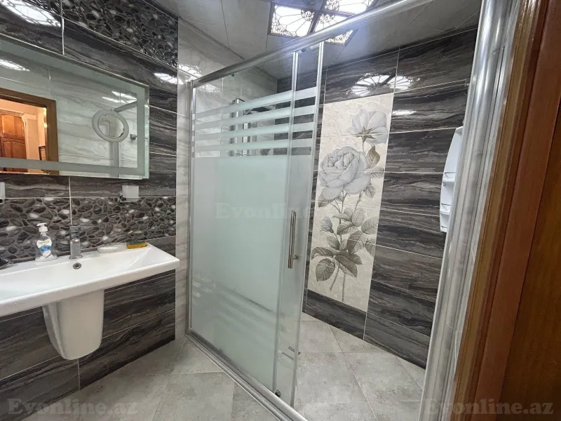Satılır 4 otaqlı Mənzil Yeni tikili 160 m² 8 Noyabr m. - şəkil 11