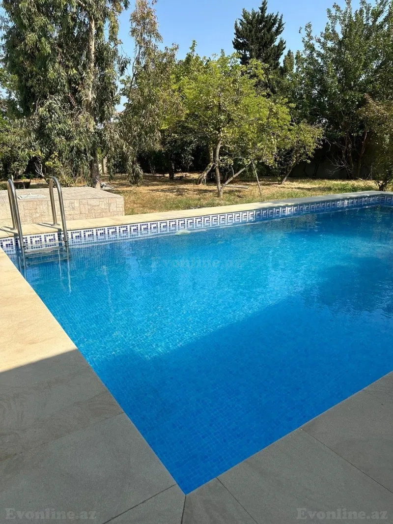 5 otaqlı Həyət evi 175 m² Novxanı Satılır