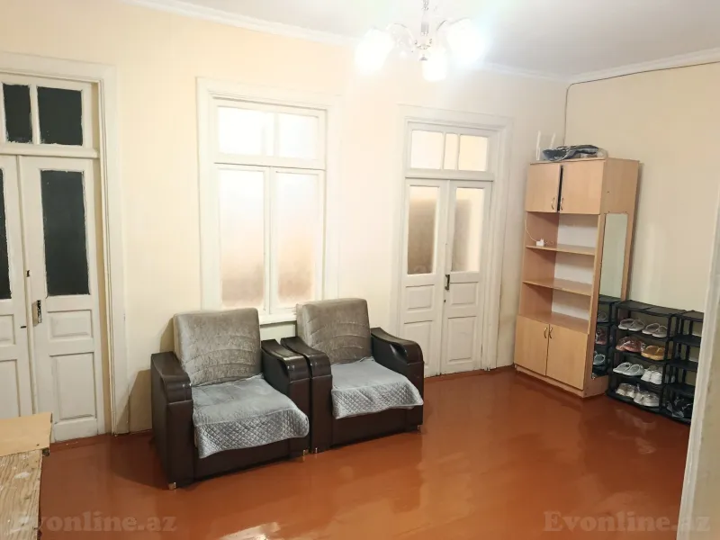 3 otaqlı Həyət evi 80 m² 8 Noyabr m. Kirayə verilir