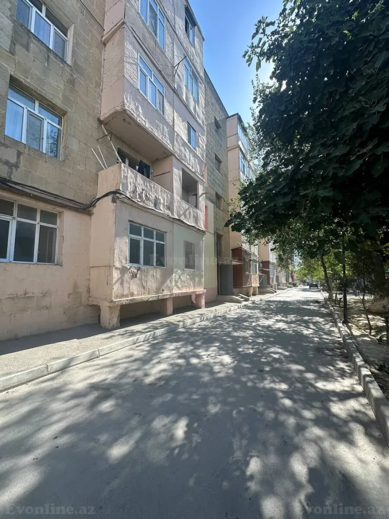 Satılır 2 otaqlı Mənzil Köhnə tikili 65 m² Binə - şəkil 2
