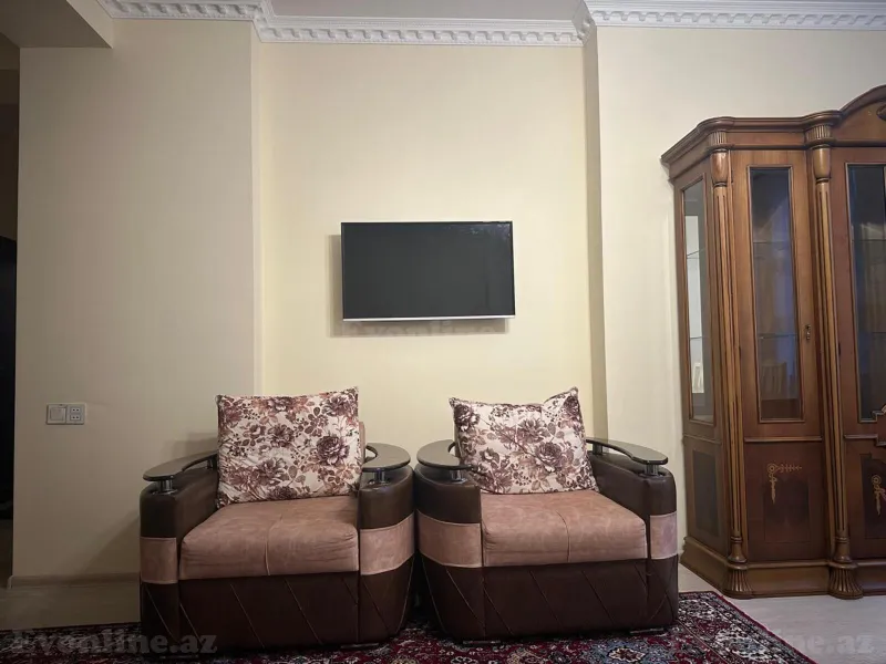 Kirayə verilir 3 otaqlı Mənzil Yeni tikili 120 m² İnşaatçılar m. - şəkil 10