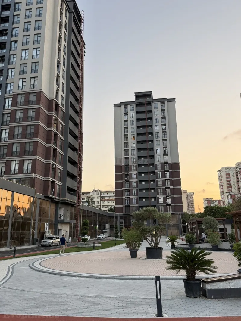 Satılır 2 otaqlı Mənzil Yeni tikili 66 m² Azadlıq prospekti m. - şəkil 2
