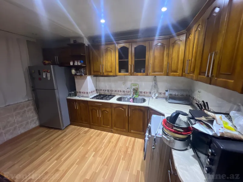 3 otaqlı Mənzil 110 m² Bakıxanov Kirayə verilir
