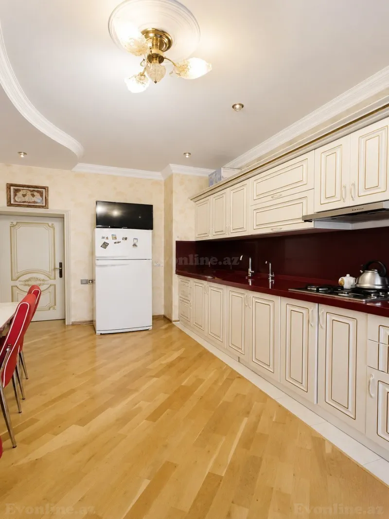 Satılır 4 otaqlı Mənzil Yeni tikili 171 m² Nərimanov r. - şəkil 4