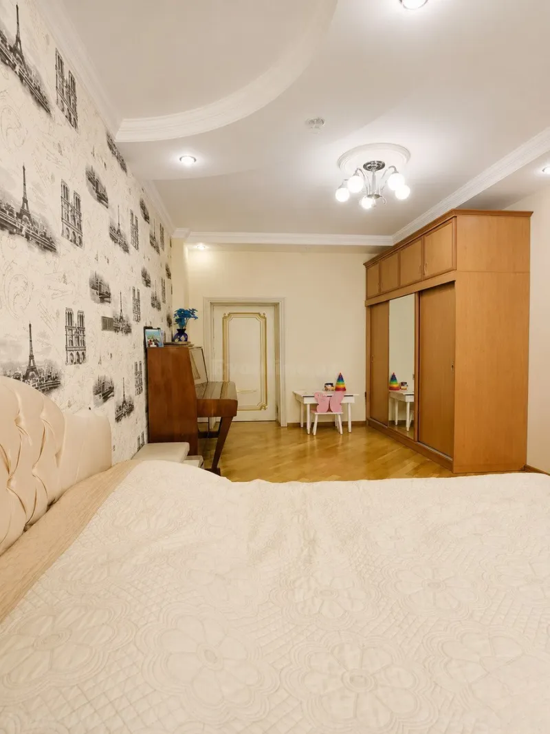 Satılır 4 otaqlı Mənzil Yeni tikili 171 m² Nərimanov r. - şəkil 9