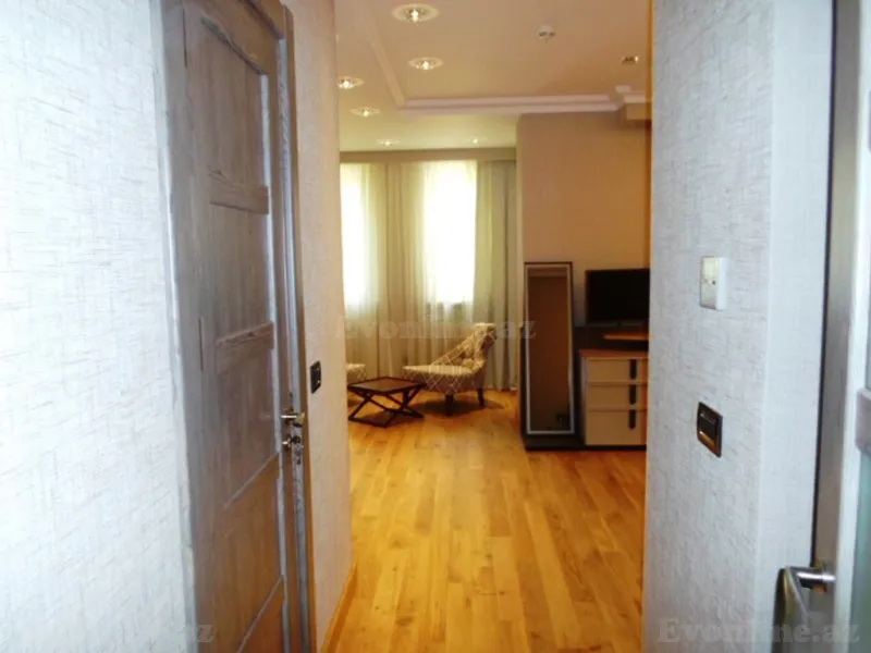 Kirayə verilir 5 otaqlı Mənzil Yeni tikili 250 m² Nəsimi r. - şəkil 14