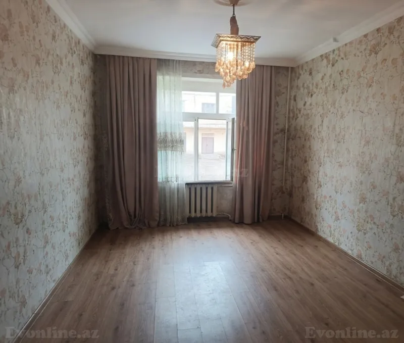 Satılır 5 otaqlı Mənzil Köhnə tikili 120 m² Əhmədli m.