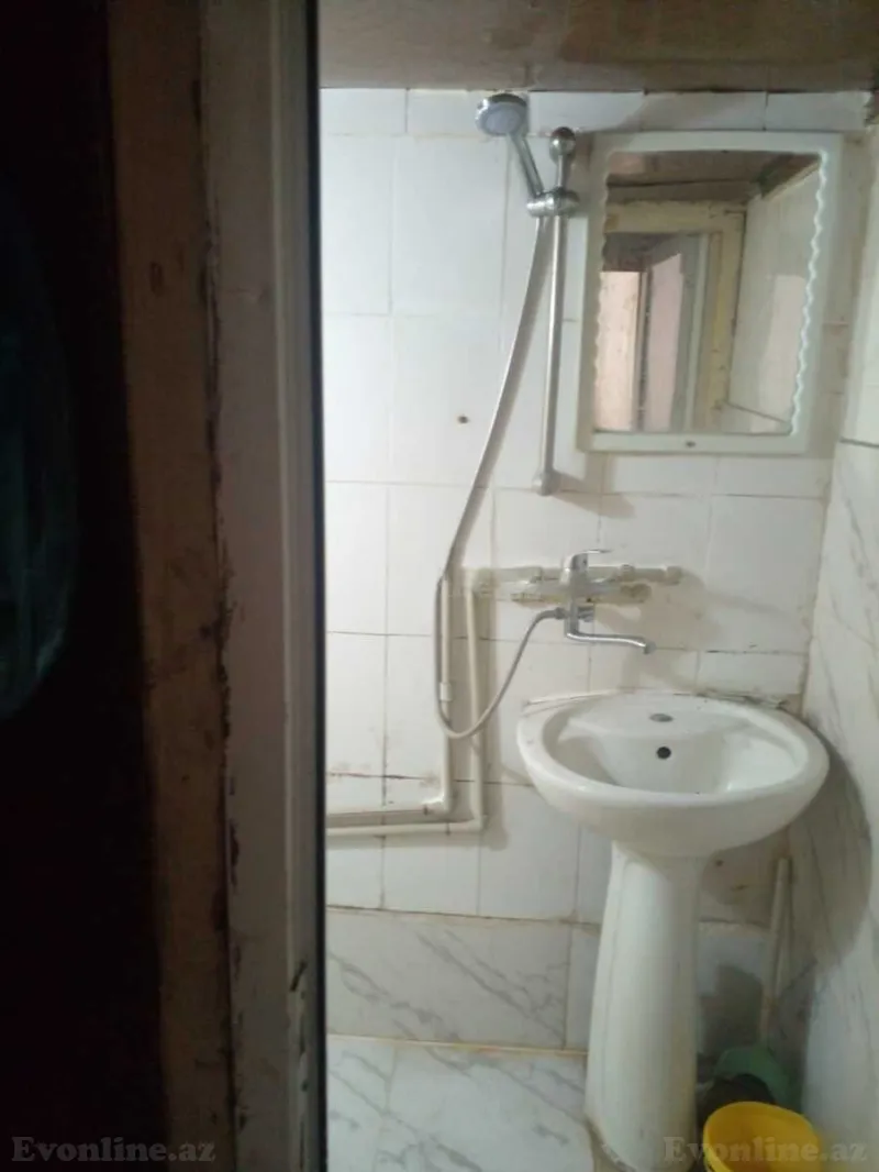 Kirayə verilir 2 otaqlı Mənzil Köhnə tikili 40 m² Memar Əcəmi m. - şəkil 6