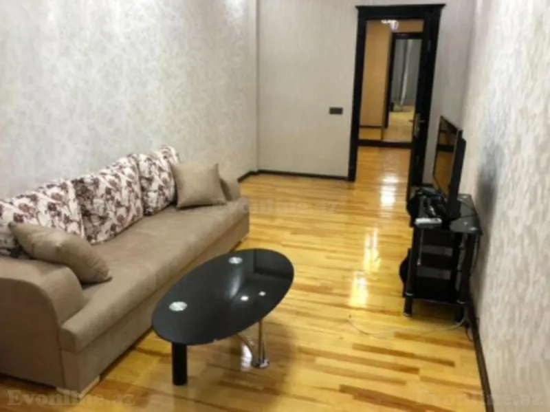 3 otaqlı Mənzil 110 m² İnşaatçılar m. Satılır