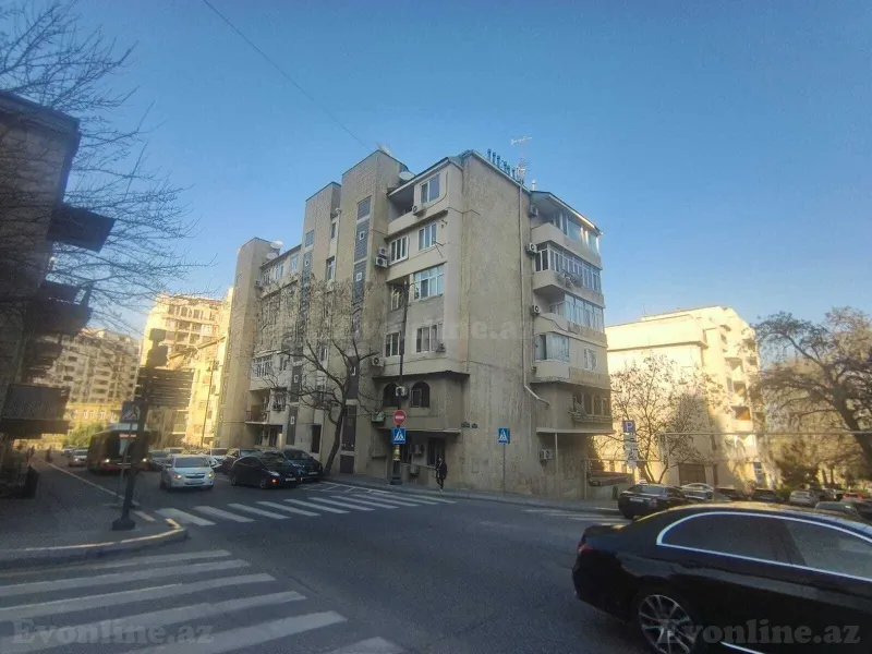 2 otaqlı Mənzil 60 m² Səbail r. Satılır