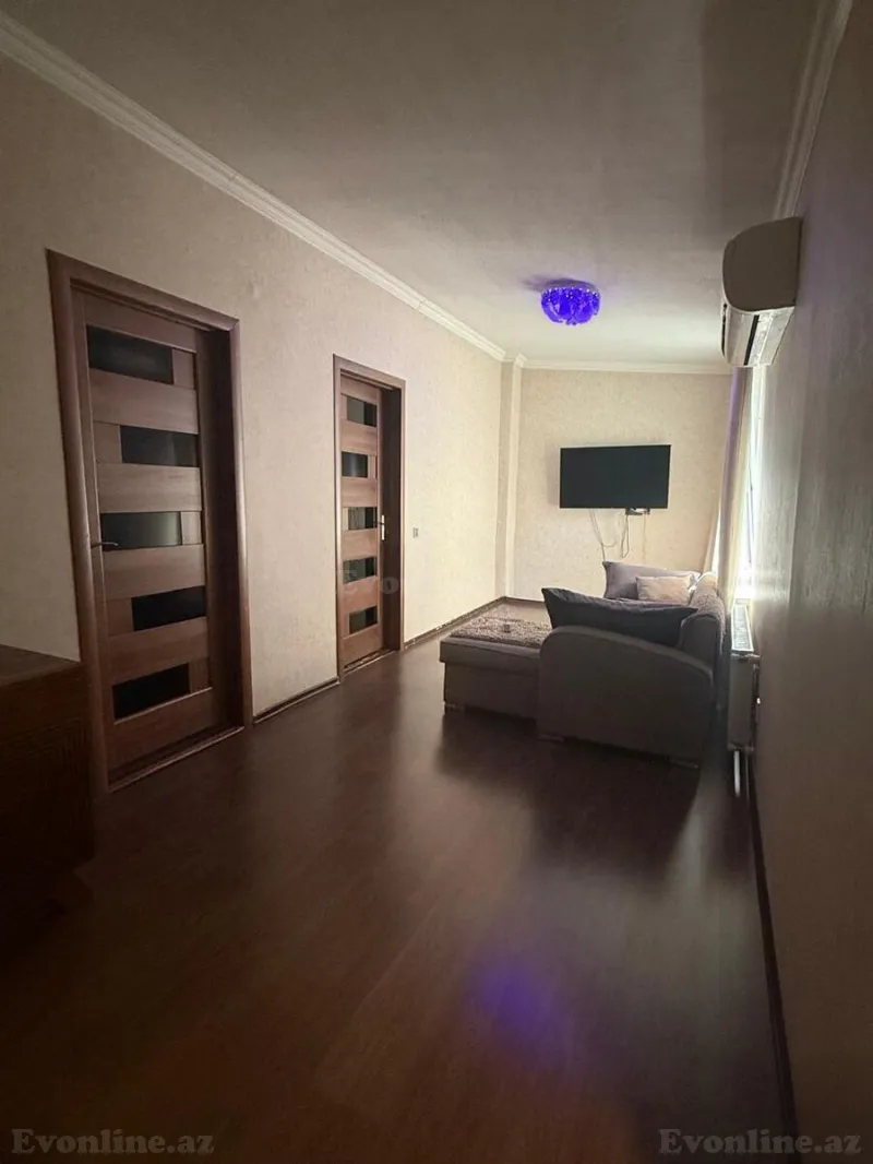 Kirayə verilir 4 otaqlı Mənzil Köhnə tikili 120 m² 28 May m.