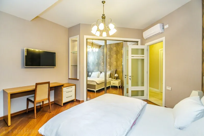 Kirayə verilir 4 otaqlı Mənzil Yeni tikili 250 m² Xətai r. - şəkil 11