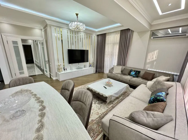 Kirayə verilir 4 otaqlı Mənzil Yeni tikili 240 m² Xətai r.