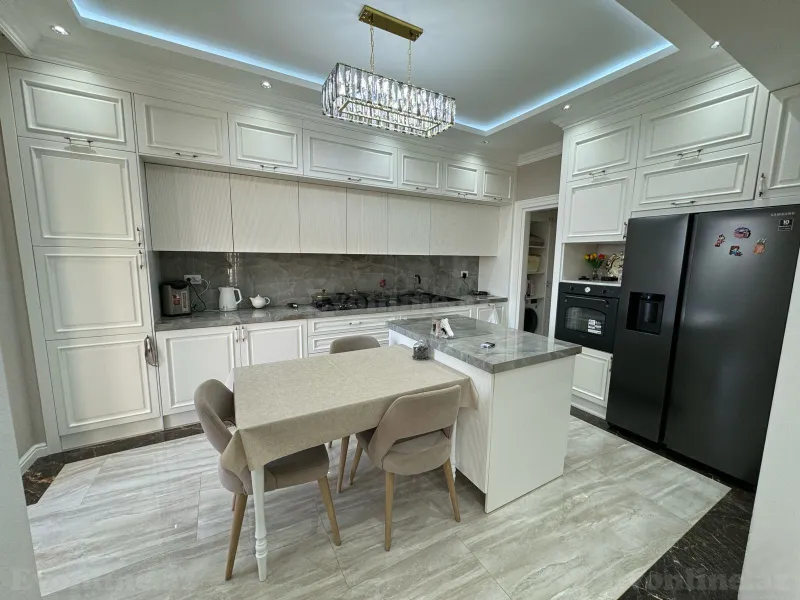 Kirayə verilir 4 otaqlı Mənzil Yeni tikili 240 m² Xətai r. - şəkil 5